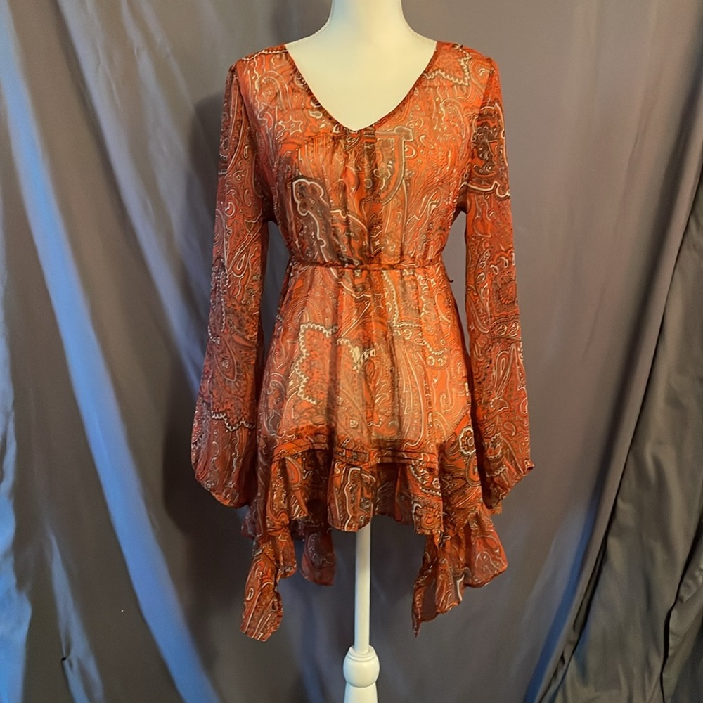 Jessica Simpson maternity shirt